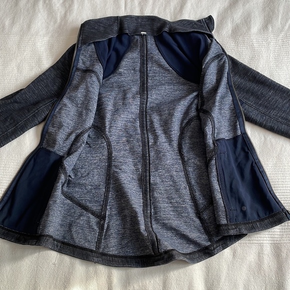 𝅺lululemon Forme Jacket in Reversible Slub Denim Inkwell Size 8 - Picture 8 of 10